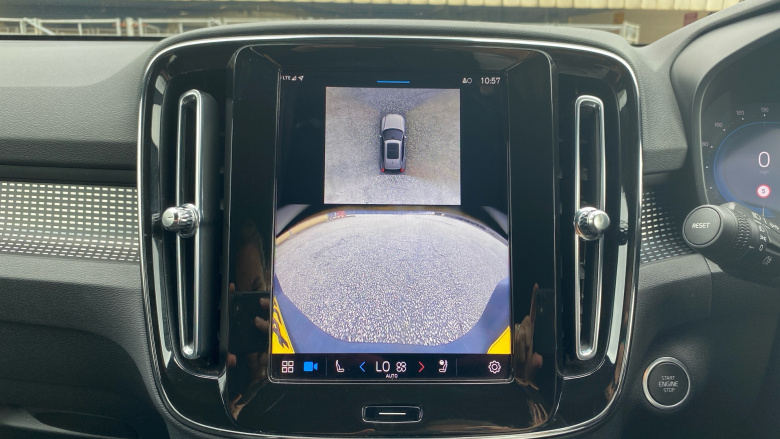 Volvo XC40 2.0 B4P Plus Dark 5dr Auto Petrol Estate